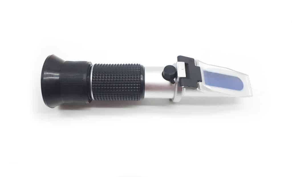How to calibrate your refractometer and improve accuracy: tips & tricks